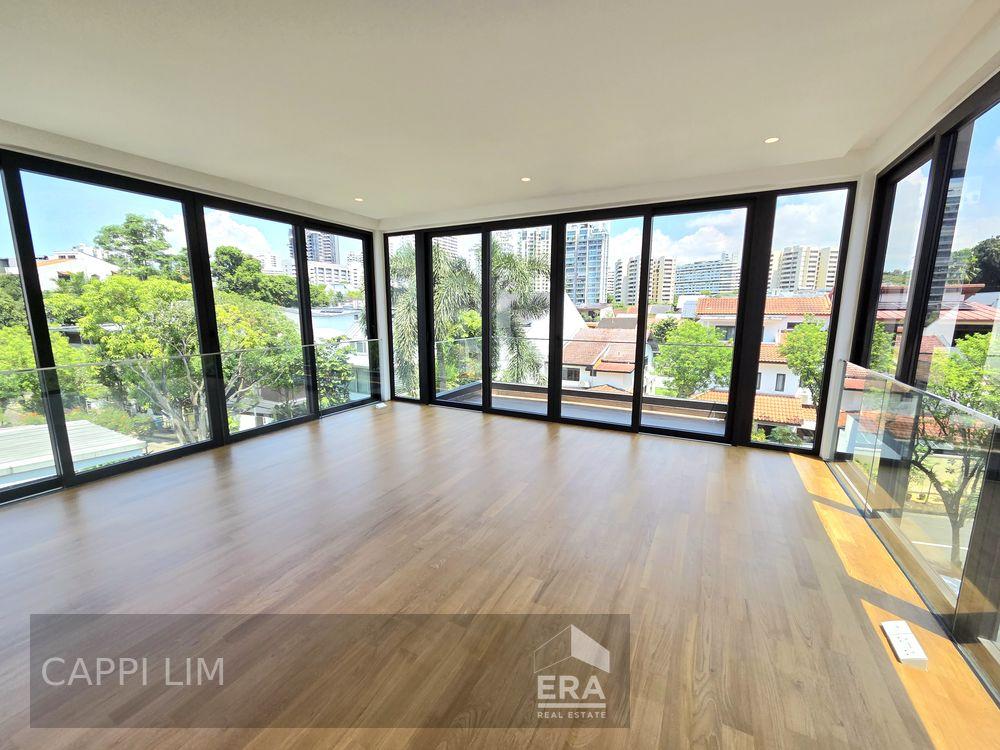 Prop-GPT: Detached: D10  Moonbeam Terrace For Sale