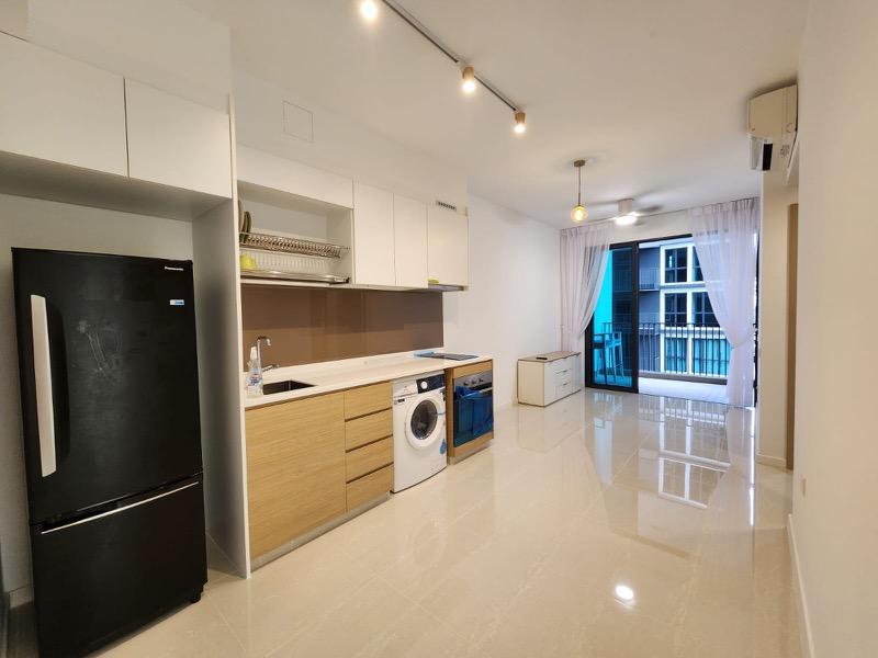 Prop-GPT: Condominium: D18  Treasure at Tampines