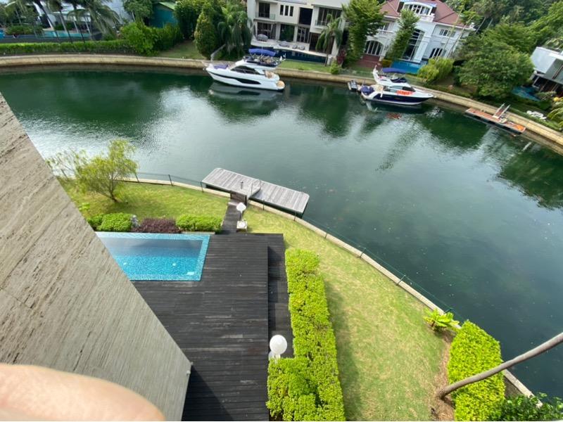 Prop-GPT: Bungalow: D04  Sandy Island