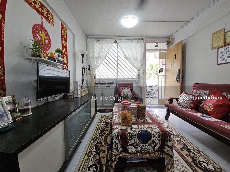 Prop-GPT: HDB Flat: D27 Yishun 110 Yishun Ring Road