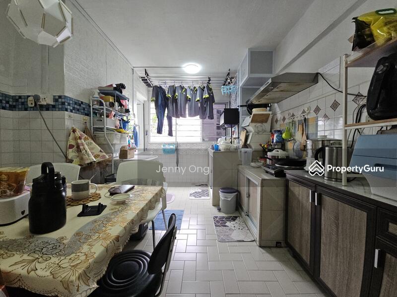 HDB Flat for Sale, 110 Yishun Ring Road, SGD 450,000 | 99-year lease