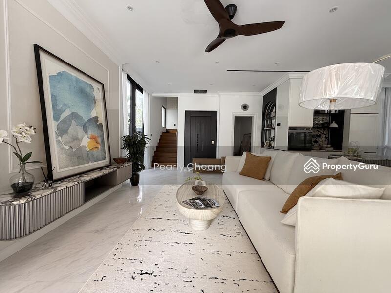 Prop-GPT: Terrace: D17  Coasta Villas