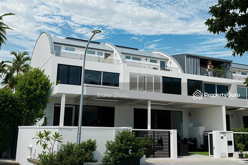 Prop-GPT: Terrace: D13  ??Newly Renovated??Modern 2.5 Storey with Basement??South Facing????????