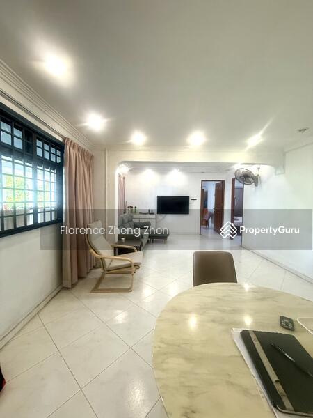 Prop-GPT: HDB Flat: D22  204 Jurong East Street 21