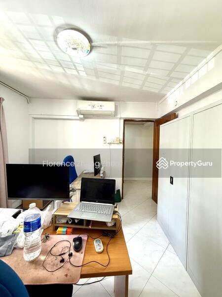 HDB Flat for Sale, 204 Jurong East Street 21, SGD 600,000 | 99-year lease