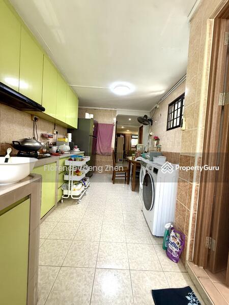 HDB Flat for Sale, 204 Jurong East Street 21, SGD 600,000 | 99-year lease