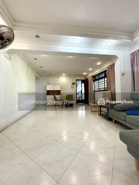 HDB Flat for Sale, 204 Jurong East Street 21, SGD 600,000 | 99-year lease