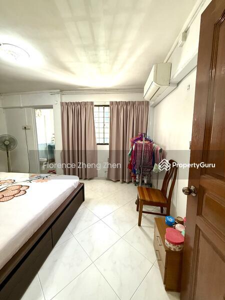 HDB Flat for Sale, 204 Jurong East Street 21, SGD 600,000 | 99-year lease