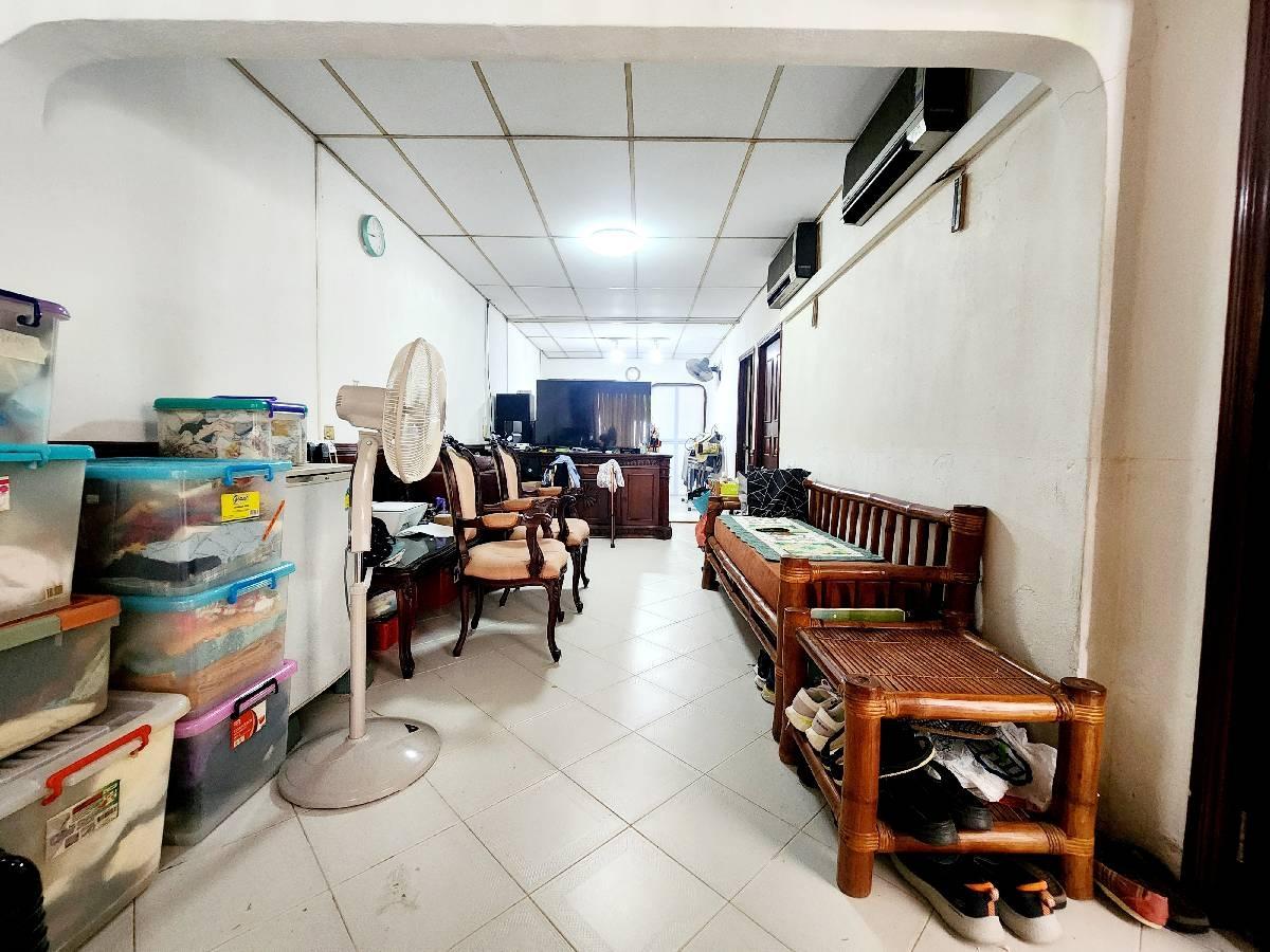 Prop-GPT: Terrace: D15  OPERA ESTATE