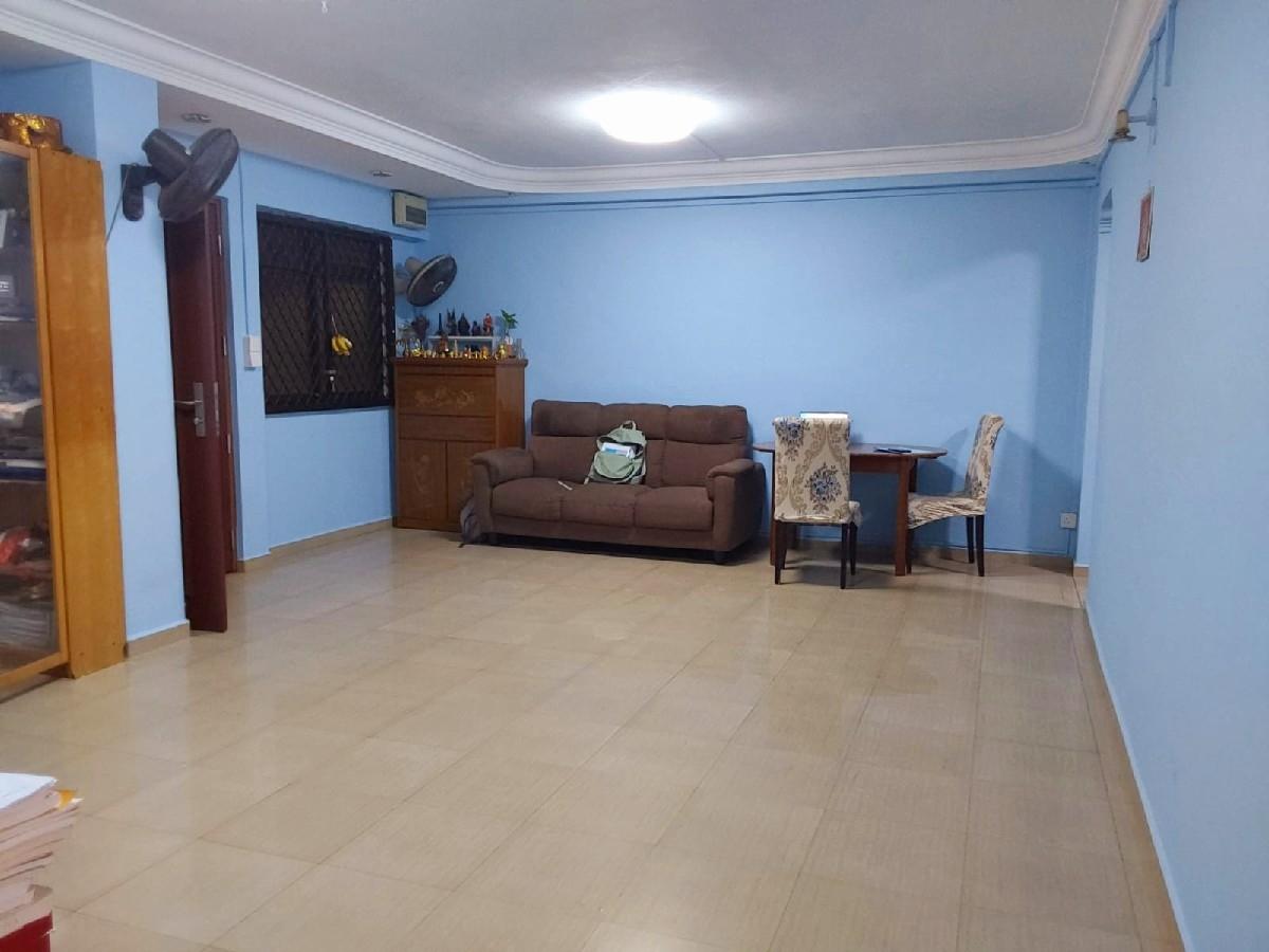 Prop-GPT: HDB Apartment: D19  HOUGANG AVENUE 1