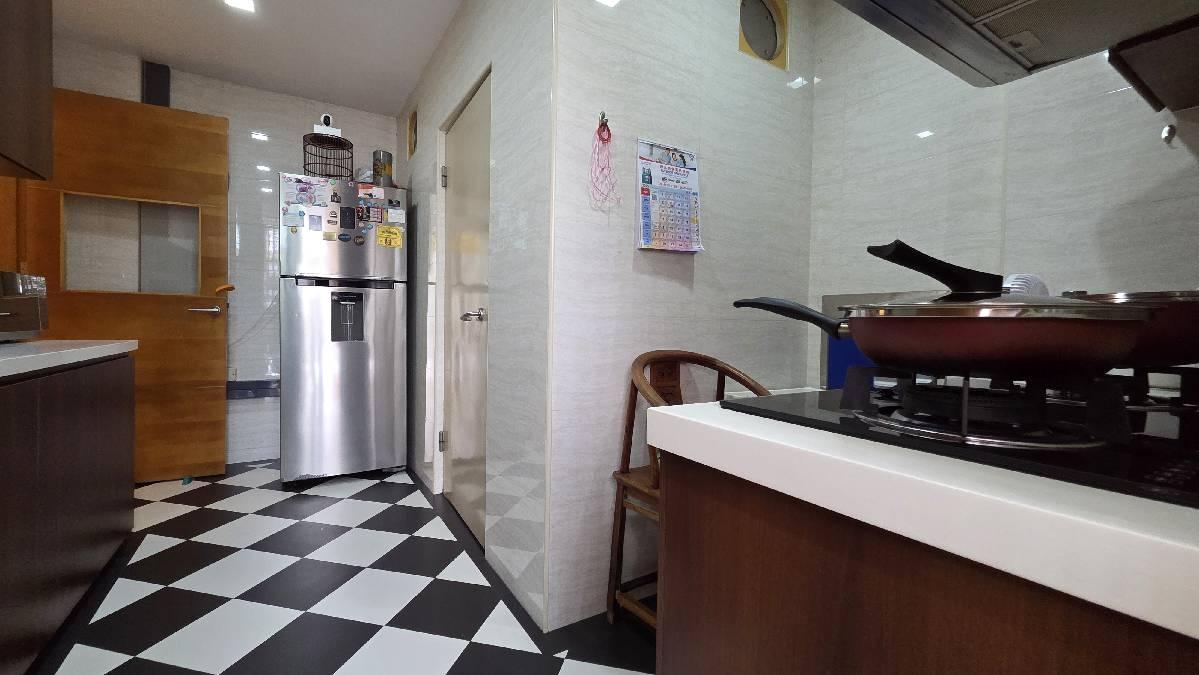 Condominium for Sale, Canary Ville Condominium For Sale, $1,890,000, 3 Bed 3 Bath 1,087 sqft $1,739.00 psf, SGD 1,890,000 | Freehold