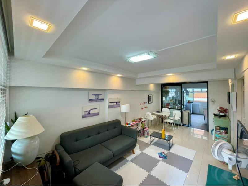 Prop-GPT: HDB Apartment: D10 Holland 8 Holland Avenue