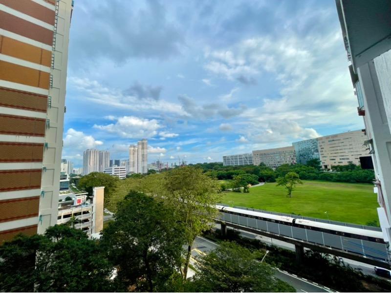 HDB Apartment for Sale, 8 Holland Avenue HDB Apartment For Sale, $500,000, 2 Bed 2 Bath 635 sqft $787.00 psf, SGD 500,000 | 99-year Leasehold