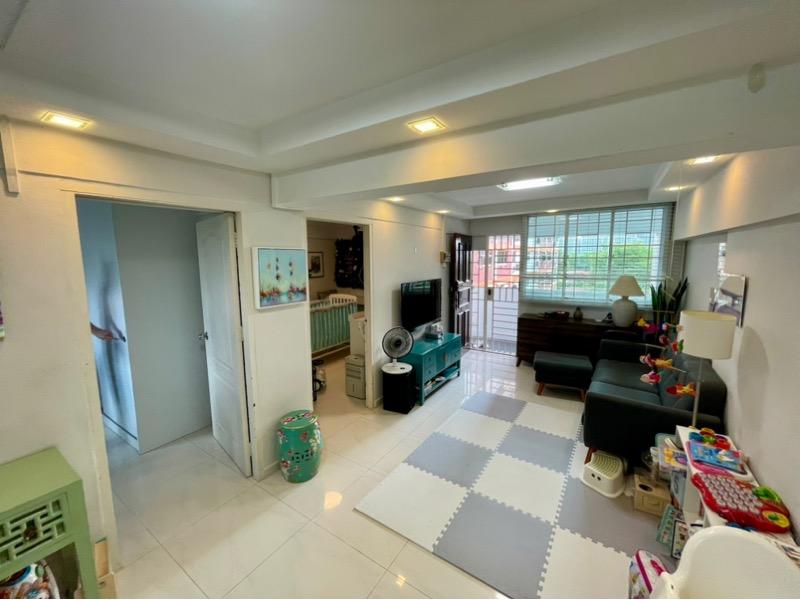 HDB Apartment for Sale, 8 Holland Avenue HDB Apartment For Sale, $500,000, 2 Bed 2 Bath 635 sqft $787.00 psf, SGD 500,000 | 99-year Leasehold