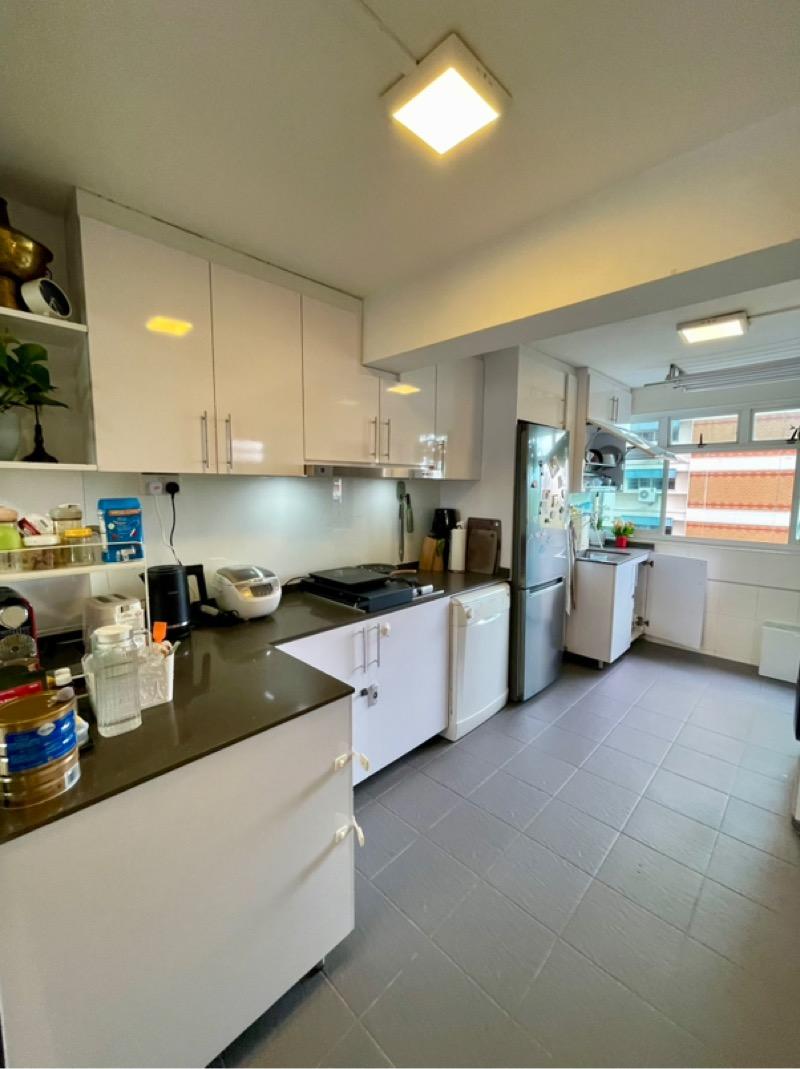 HDB Apartment for Sale, 8 Holland Avenue HDB Apartment For Sale, $500,000, 2 Bed 2 Bath 635 sqft $787.00 psf, SGD 500,000 | 99-year Leasehold