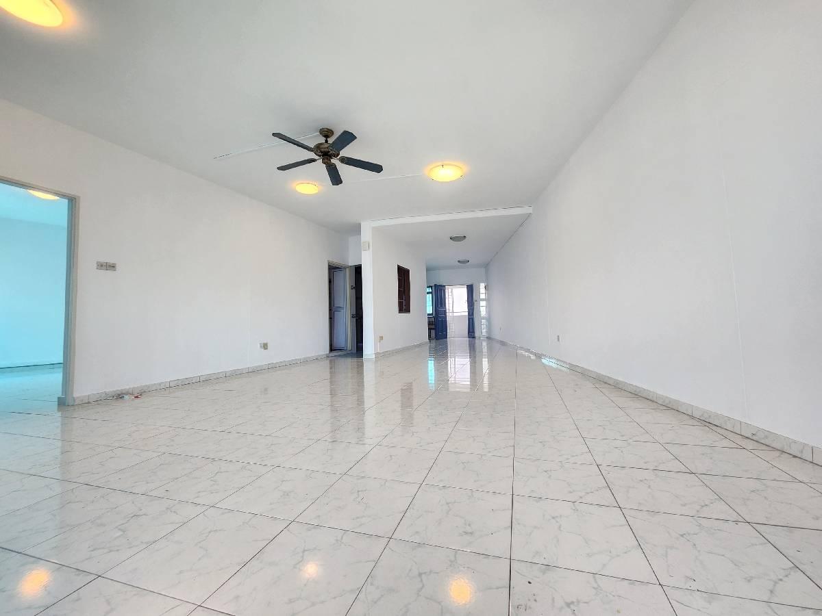 Prop-GPT: HDB Apartment: D27  468C Admiralty Drive