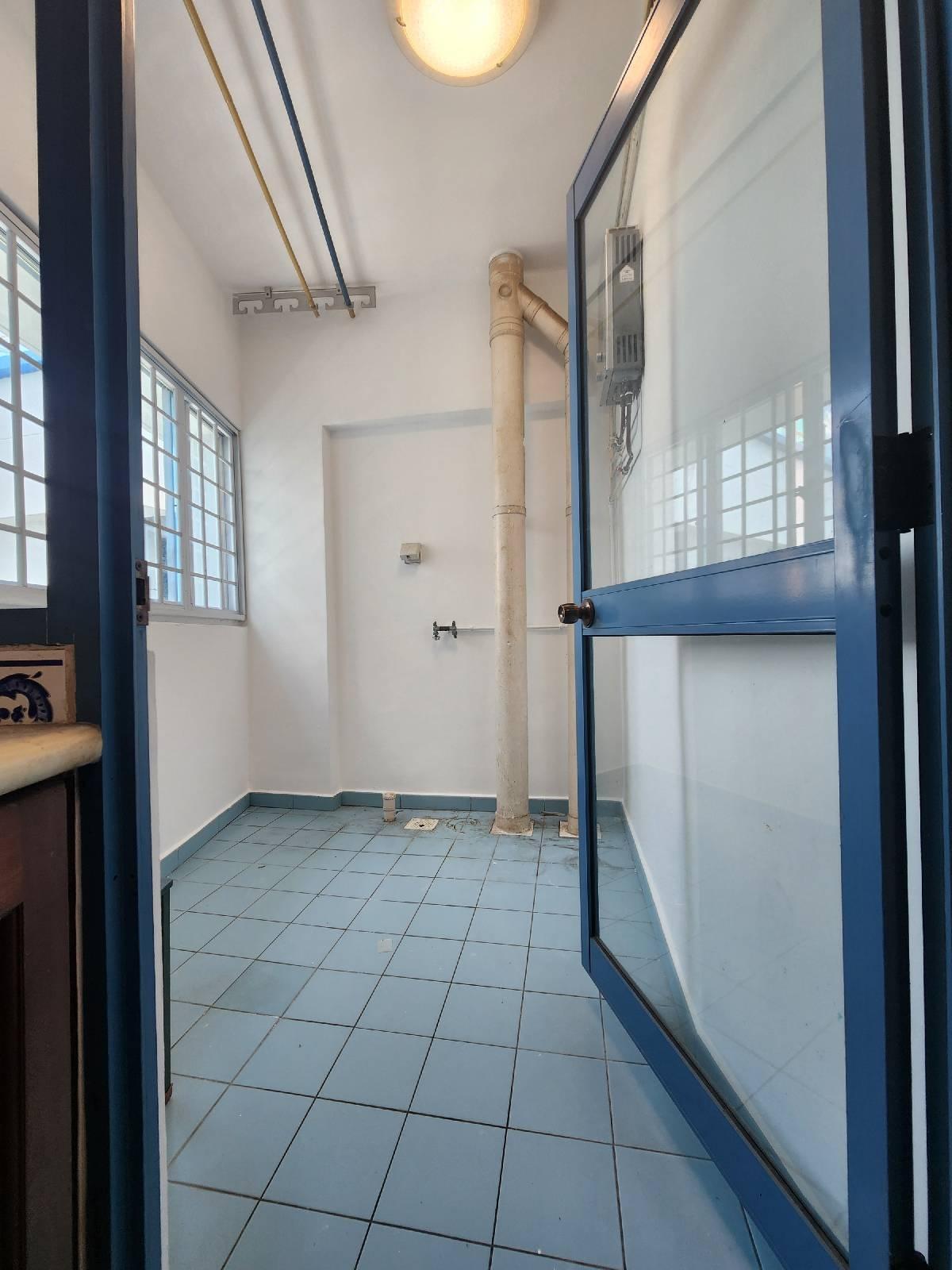 HDB Apartment for Sale, 468C Admiralty Drive HDB Apartment For Sale, $760,000, 3 Bed 2 Bath 1,475 sqft $515.00 psf, SGD 760,000 | 99-year Leasehold