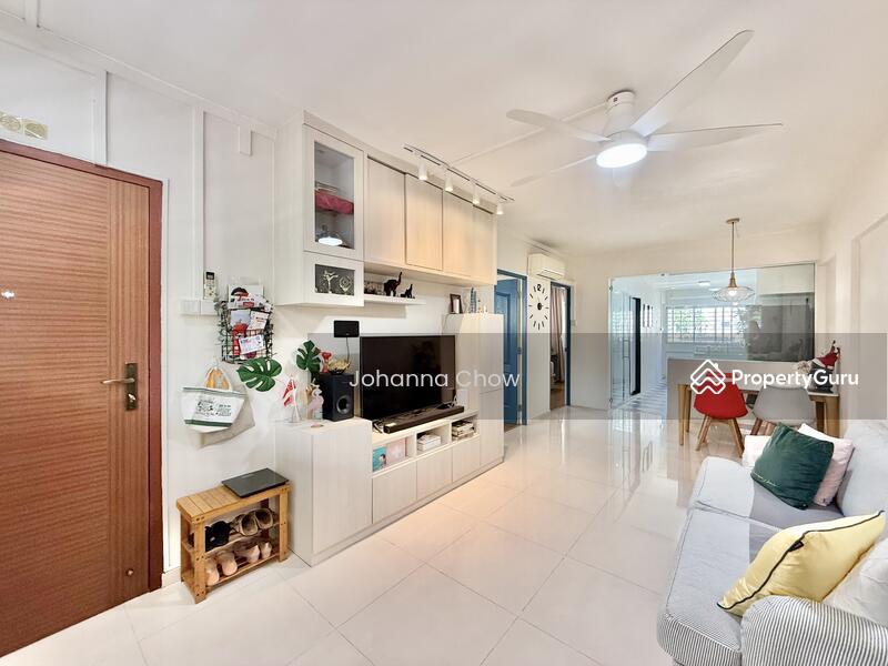 Prop-GPT: HDB Flat: D22 Boon Lay 517 Jurong West Street 52