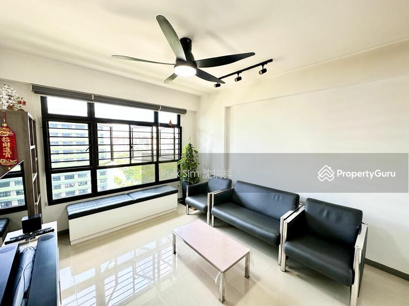 Prop-GPT: HDB Flat: D18  608A Tampines North Drive 1