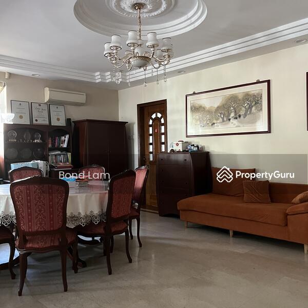 Prop-GPT: Semi-Detached: D10 Holland D10 Fir Avenue Semi D