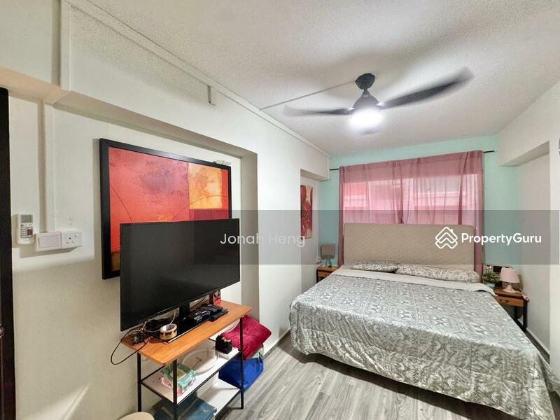 HDB Flat for Sale, 294 Choa Chu Kang Avenue 2, SGD 550,000 | 99-year lease