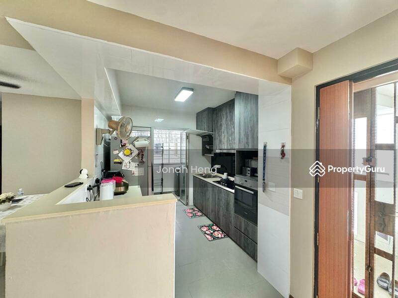 HDB Flat for Sale, 675A Fern Grove @ Yishun, SGD 660,000 | 99-year lease