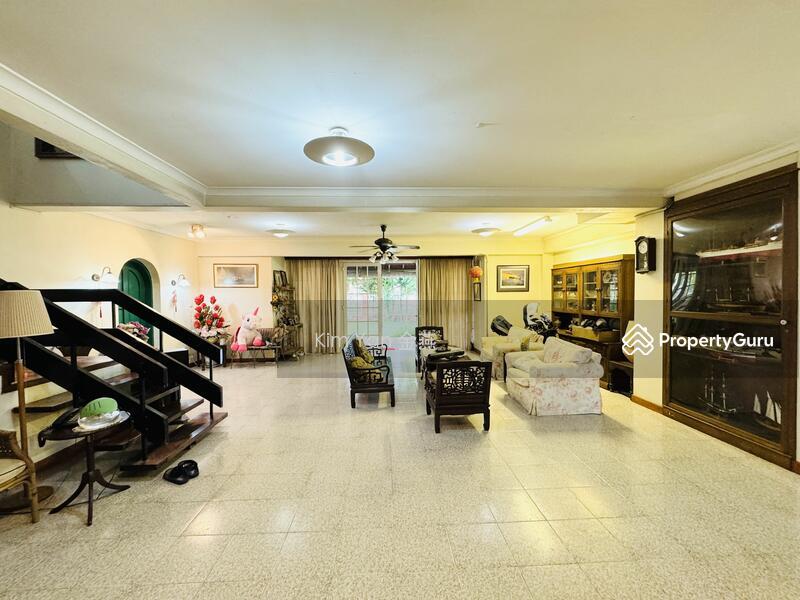 Bungalow for Sale, Classical bungalow with Regular land, Wide Frontage at Elevated ground, surrounded by trees & garden, SGD 11,000,000 | Freehold