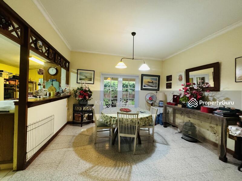 Bungalow for Sale, Classical bungalow with Regular land, Wide Frontage at Elevated ground, surrounded by trees & garden, SGD 11,000,000 | Freehold