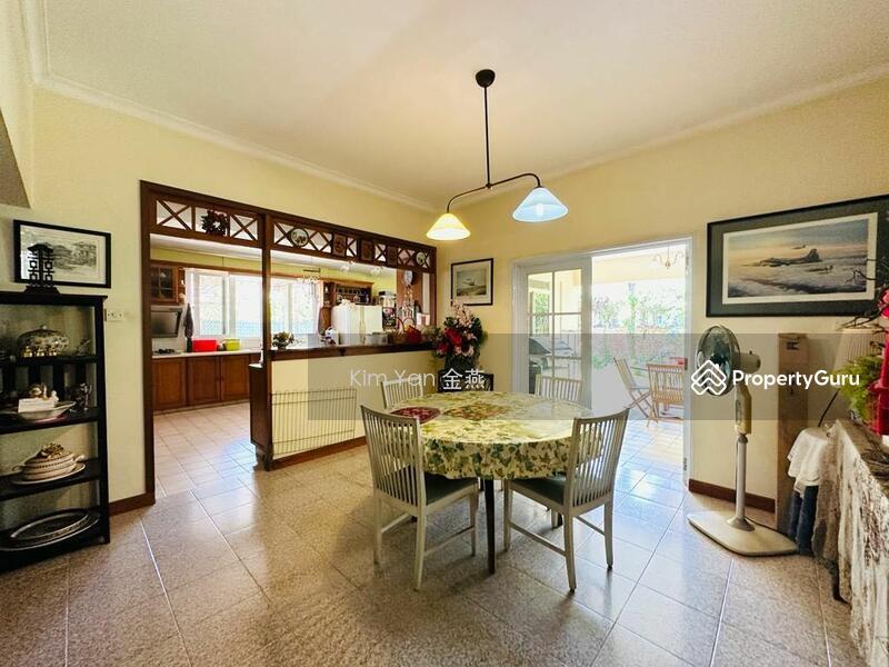Bungalow for Sale, Classical bungalow with Regular land, Wide Frontage at Elevated ground, surrounded by trees & garden, SGD 11,000,000 | Freehold