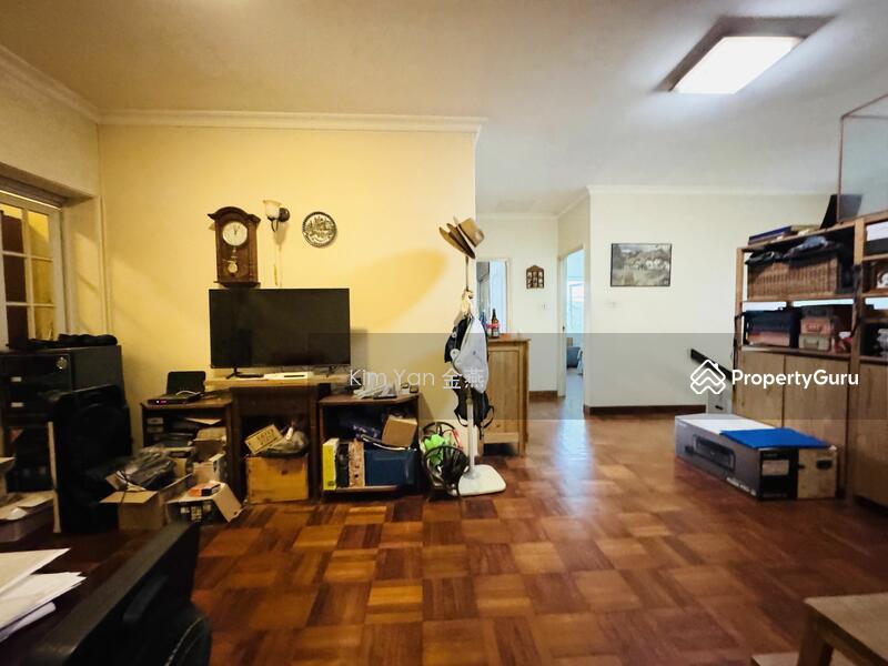 Bungalow for Sale, Classical bungalow with Regular land, Wide Frontage at Elevated ground, surrounded by trees & garden, SGD 11,000,000 | Freehold