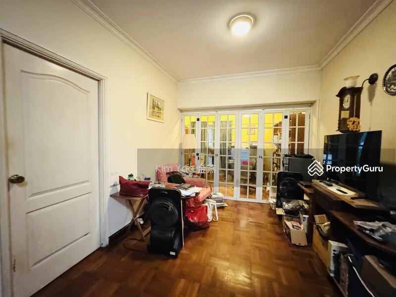 Bungalow for Sale, Classical bungalow with Regular land, Wide Frontage at Elevated ground, surrounded by trees & garden, SGD 11,000,000 | Freehold