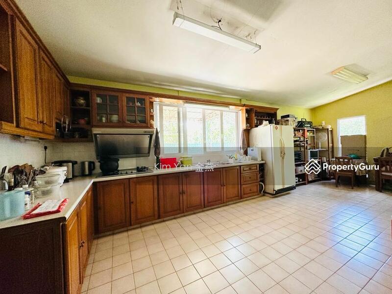 Bungalow for Sale, Classical bungalow with Regular land, Wide Frontage at Elevated ground, surrounded by trees & garden, SGD 11,000,000 | Freehold