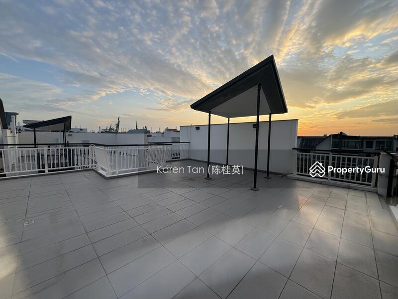 Prop-GPT: Apartment: D05  WhiteHaven