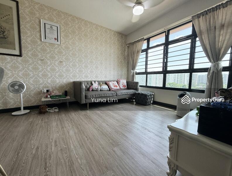 HDB Flat for Sale, 995A Buangkok Crescent, SGD 550,000 | 99-year lease