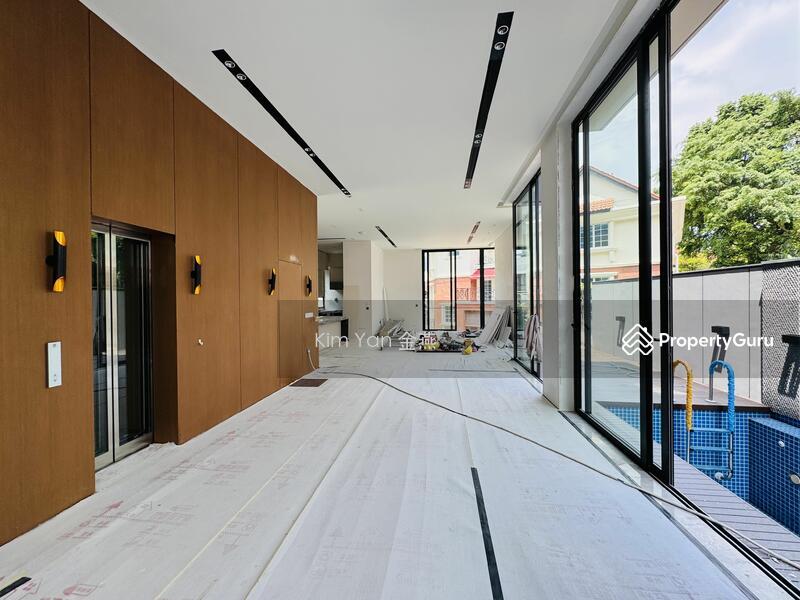 Prop-GPT: Bungalow: D11  Brand new/luxury bungalow, 4 levels with lift & pool, bright basement with build-in wine cellar