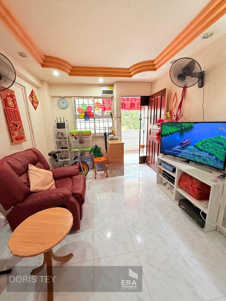 HDB - 2 room for Sale, Ang Mo Kio Avenue 10 474 Ang Mo Kio Avenue 10, SGD 410,413 | Leasehold