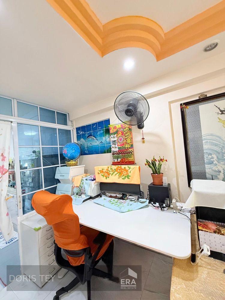 HDB - 2 room for Sale, Ang Mo Kio Avenue 10 474 Ang Mo Kio Avenue 10, SGD 410,413 | Leasehold