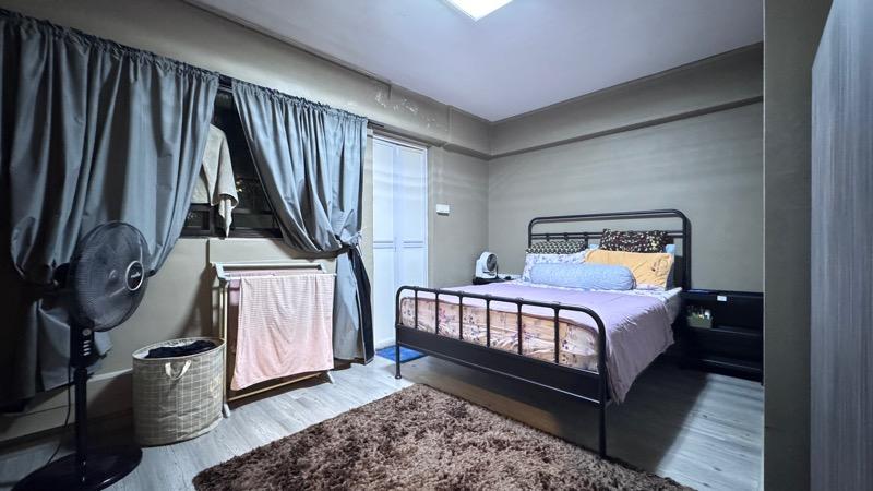 232 Tampines Street 21 HDB Apartment For Sale, $699,000, 3 Bed 2 Bath 1,302 sqft $537.00 psf