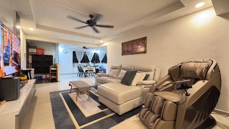 232 Tampines Street 21 HDB Apartment For Sale, $699,000, 3 Bed 2 Bath 1,302 sqft $537.00 psf