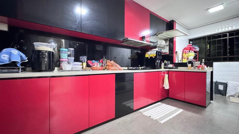 232 Tampines Street 21 HDB Apartment For Sale, $699,000, 3 Bed 2 Bath 1,302 sqft $537.00 psf