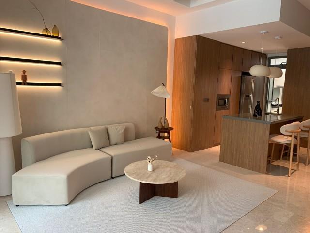 Prop-GPT: Town House: D27  Skies Miltonia