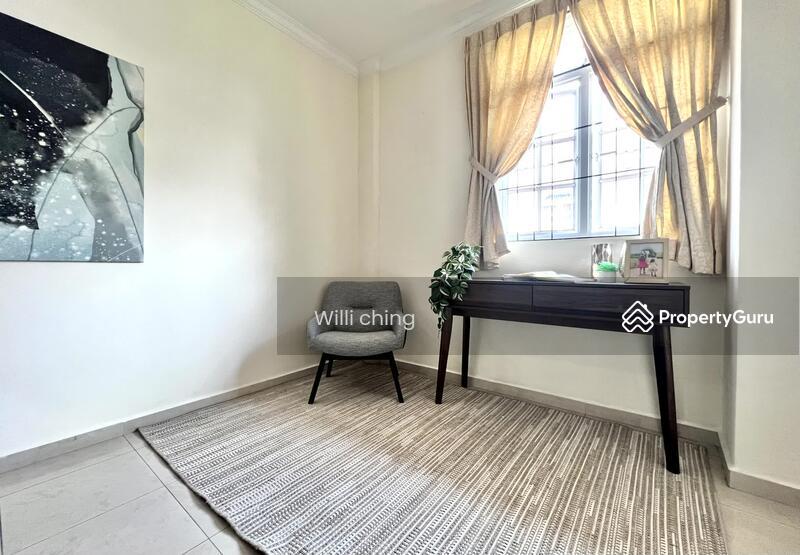 Semi-Detached for Sale: D15, 438986