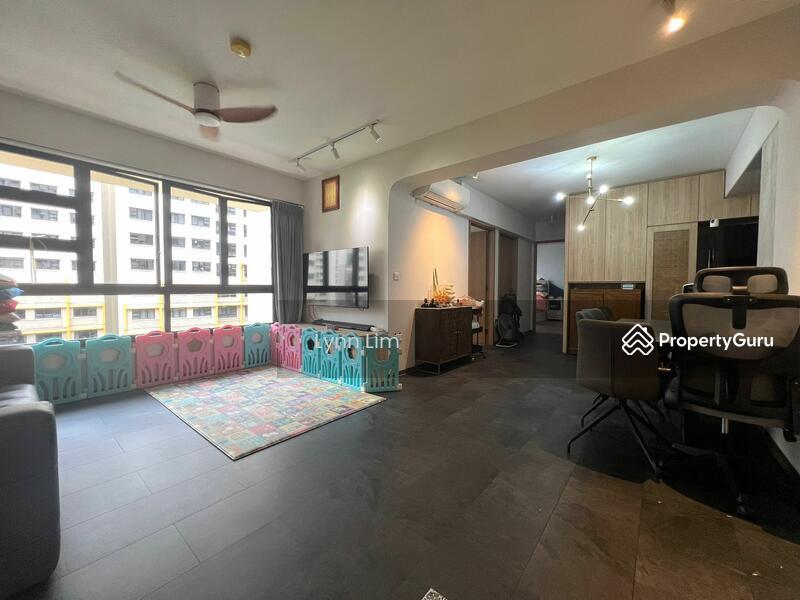Prop-GPT: HDB Flat: D23 Bukit Batok 464A Bukit Batok West Avenue 8