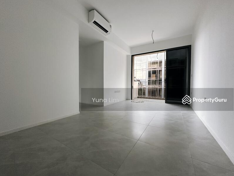 Prop-GPT: Condominium: D27 Yishun The Watergardens at Canberra