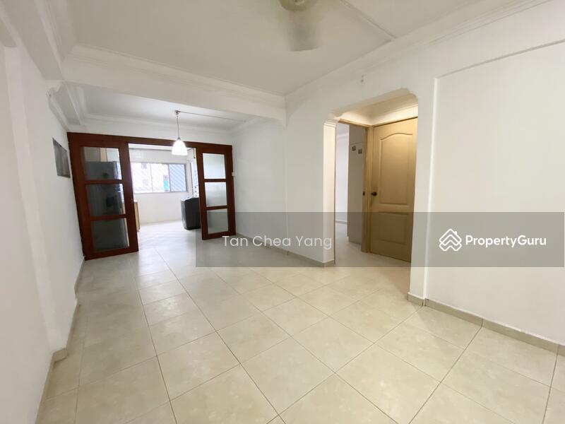Prop-GPT: HDB Flat: D20 Ang Mo Kio 558 Ang Mo Kio Avenue 10