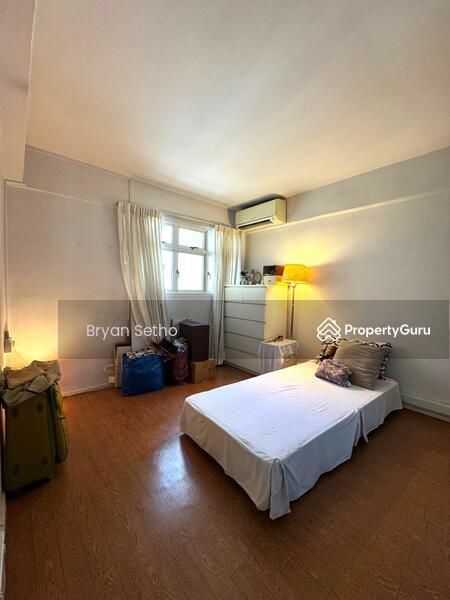 HDB Flat for Sale, 6 Holland Close, SGD 580,000 | 99-year lease