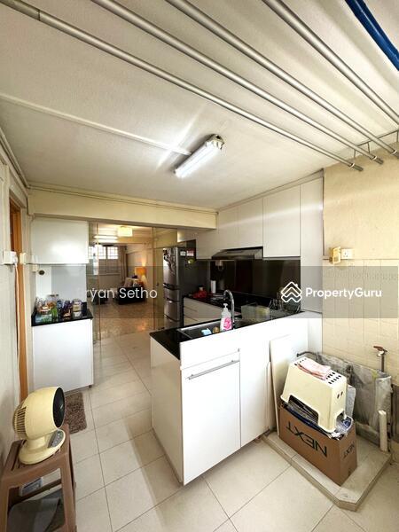 HDB Flat for Sale, 6 Holland Close, SGD 580,000 | 99-year lease