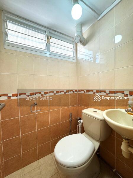 HDB Flat for Sale, 6 Holland Close, SGD 580,000 | 99-year lease