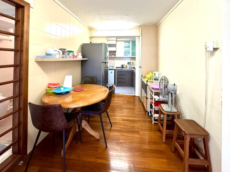 HDB Apartment for Sale, 109 Spottiswoode Park Road HDB Apartment For Sale, $968,000, 3 Bed 2 Bath 1,323 sqft $732.00 psf, SGD 968,000 | 99-year Leasehold
