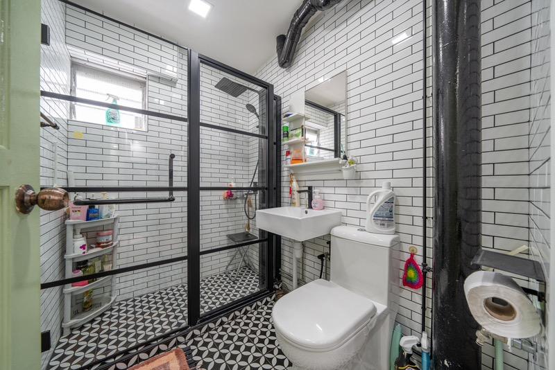 HDB Apartment for Sale, 107 Gangsa Road HDB Apartment For Sale, $850,000, 4 Bed 2 Bath 1,550 sqft $548.00 psf, SGD 850,000 | 99-year Leasehold